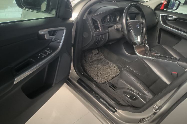 Used Volvo XC60 2015 T5 Smart Upgrade Model