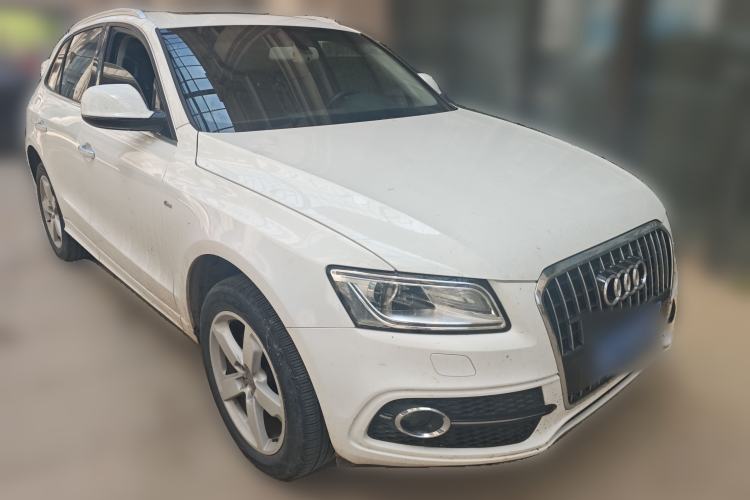 Used Audi Q5 2017 Plus 40 TFSI Ambition Model Front Right 45 Deg