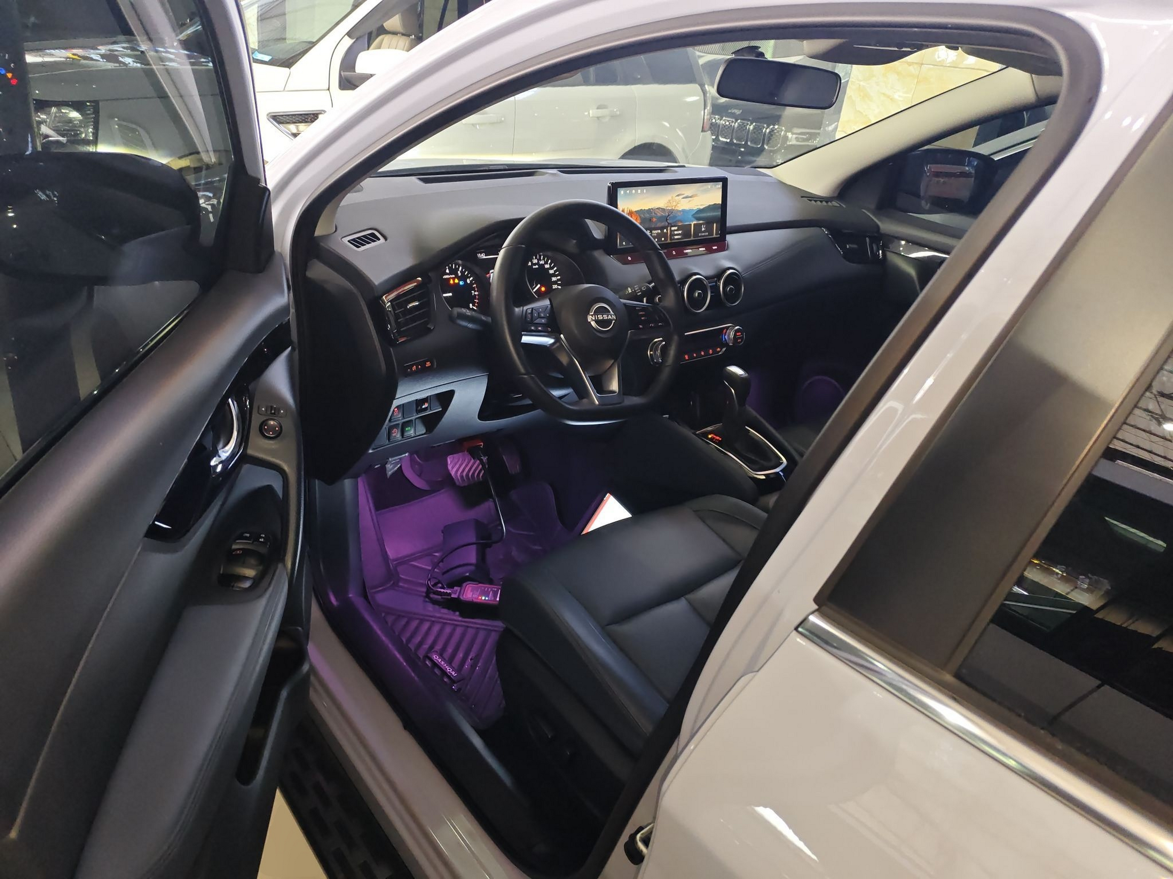 المقاعد الأمامية داخل السيارة