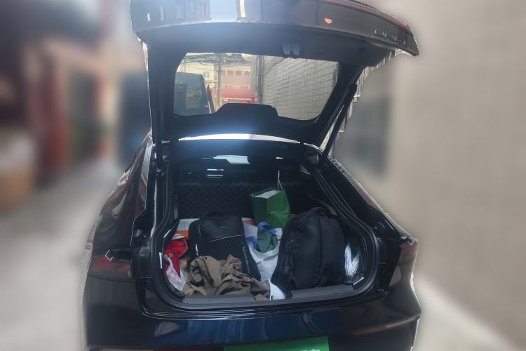 Used CHANGAN UNI-V 2022 1.5T Prestige Version Trunk