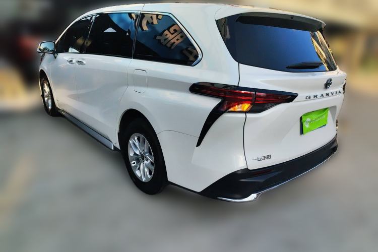 Used Toyota Granvia 2024 2.5L Hybrid Comfort Edition
