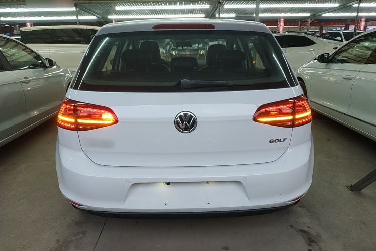Used Volkswagen Golf 2016 1.6L Automatic Fashion Model