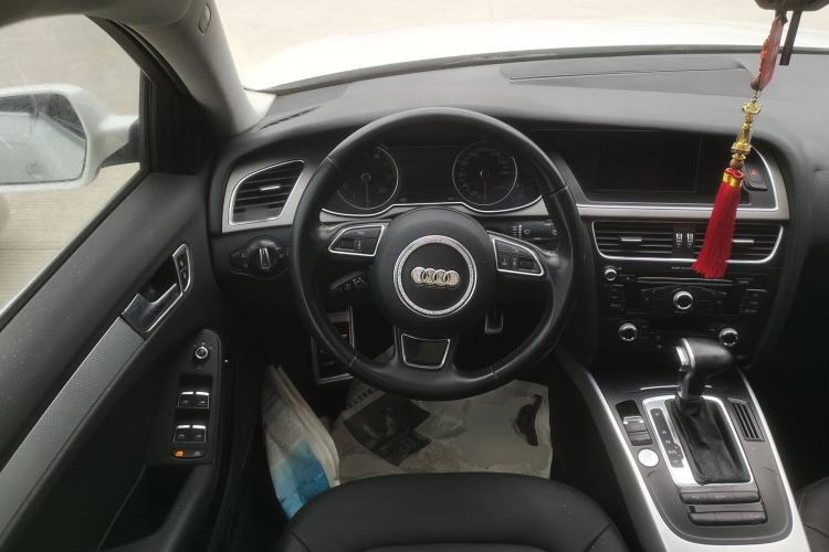 Used Audi A4L 2016 35 TFSI Collector's Edition Automatic Standard Model
