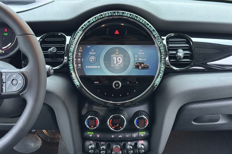 Used MINI 2023 Updated 1.5T COOPER Artist Five-Door Edition Audio And AC Panel