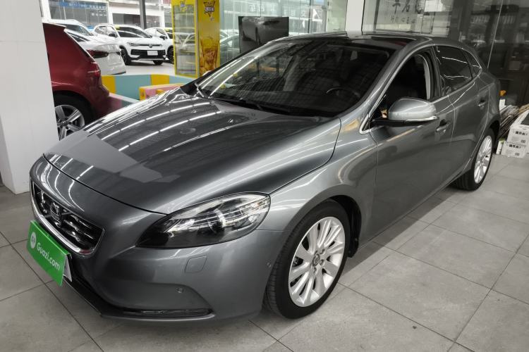Used Volvo V40 2015 1.6T Zhiya Edition