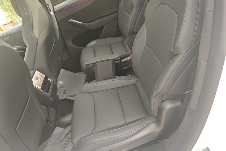 Used Tesla Model Y L 2025 Model Long-Range All-Wheel-Drive Version
