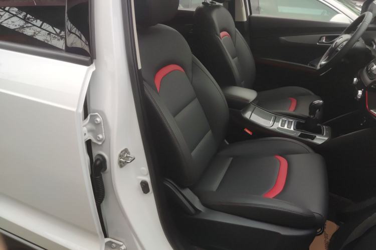 Used Changan CS55 2017 1.5T Manual Colorful Edition
