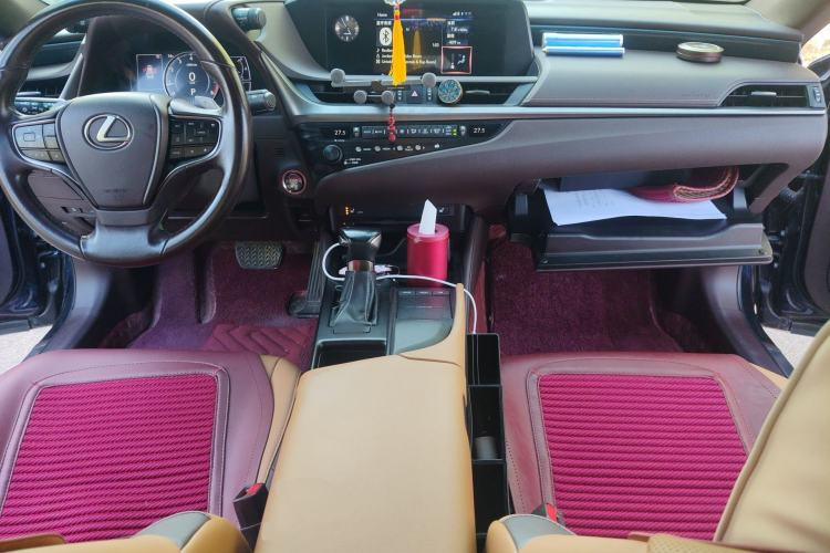 Used Lexus ES 2018 200 Excellence Edition China V Standard Center Console