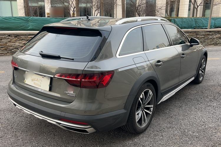 Used Audi A4 2023 allroad quattro
