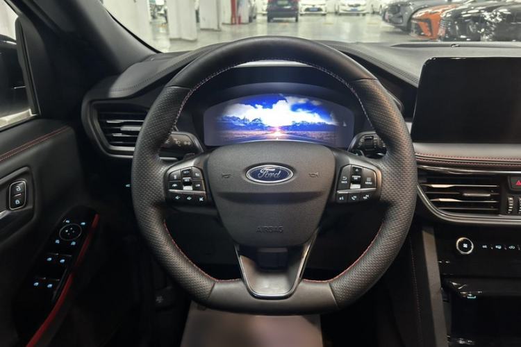Used Ford Escape 2024 EcoBoost 245 Four-Wheel Drive ST-Line Pro Trim
