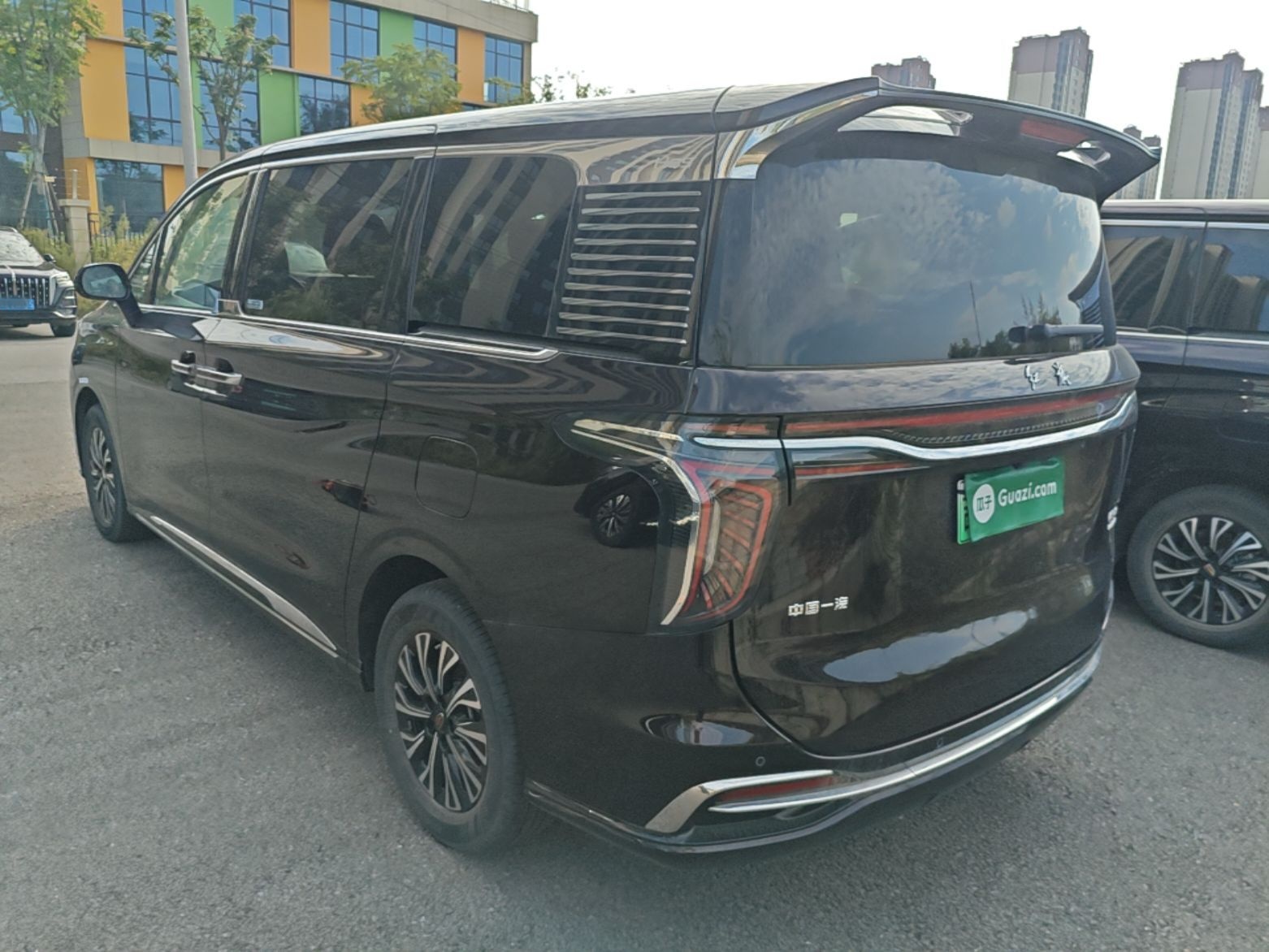 Hongqi HQ9 PHEV 2024 2.0T Four-Wheel Drive Business Edition — снимка 4