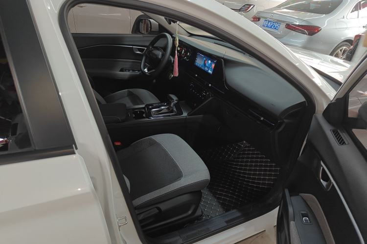 Used Baojun RC-6 2019 1.5T CVT Elite Version with 24-Hour Online Service Right Front Seat