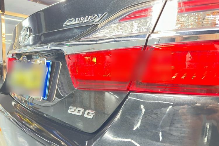 Used Toyota Camry 2016 2.0G 10th Anniversary Leading Edition
