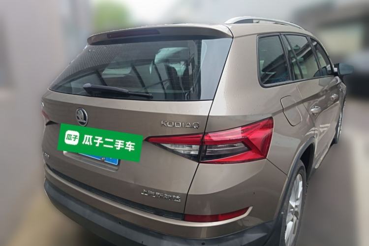 Used Skoda Kodiaq 2018 Facelifted TSI330 5-Seater Two-Wheel-Drive Comfort Edition Rear Right 45 Deg