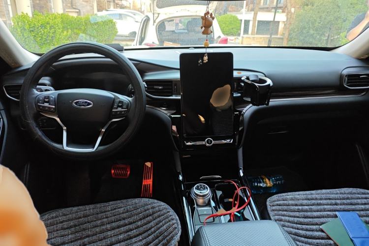 Used Ford Explorer 2020 EcoBoost 285 4x4 Titanium Edition 6 Seats Center Console