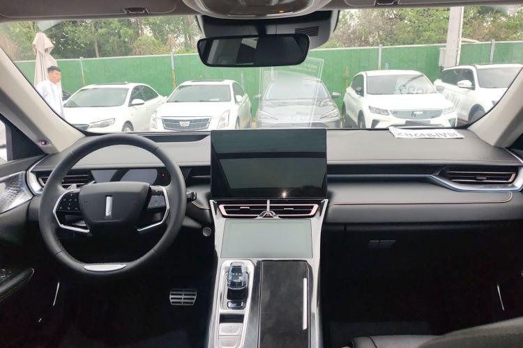 Used Wey Mocha 2021 2.0T Two-Wheel-Drive Ultra-Strong Version Center Console