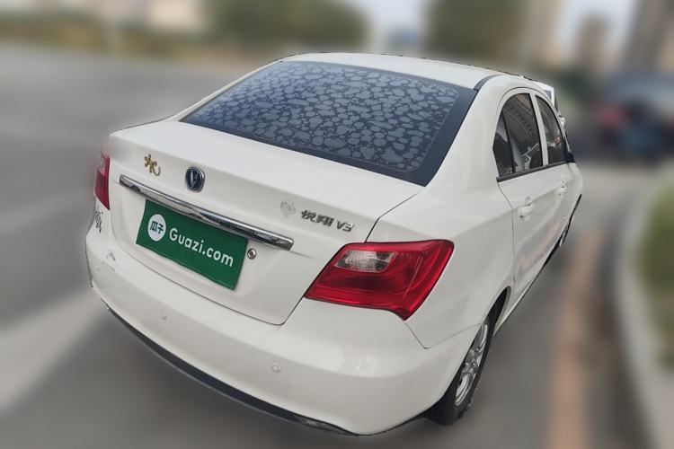 Used CHANGAN Alsvin V3 2015 1.4L Manual Warm-Hearted Model China IV Standard
