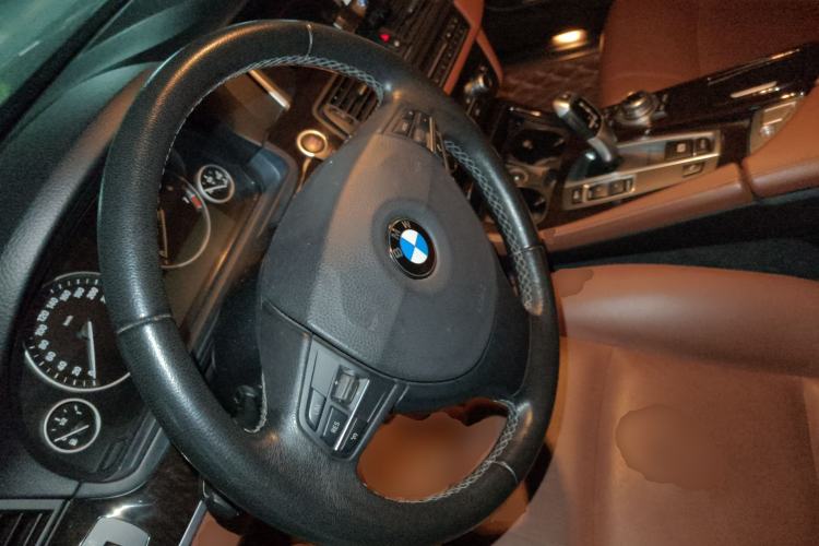 Used BMW 5 Series 2014 525Li Leading Model