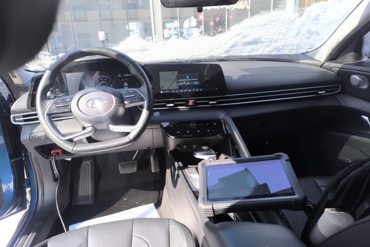 Used Hyundai Elantra 2022 1.5L CVT LUX Prestige Edition
