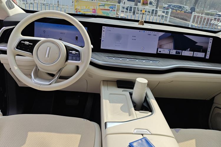 Used Wey Lanshan 2023 Four-Wheel Drive Ultra-Long Range Version Center Console