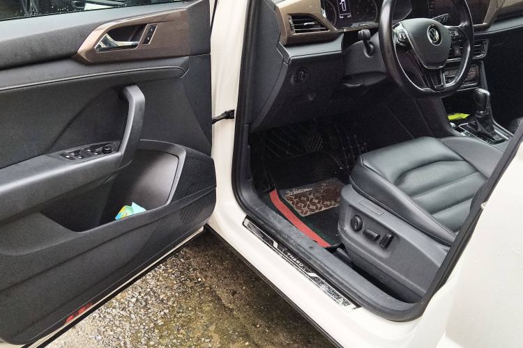 Used Volkswagen Tharu 2020 280TSI Two-Wheel Drive Luxury Plus Version China VI Standard
