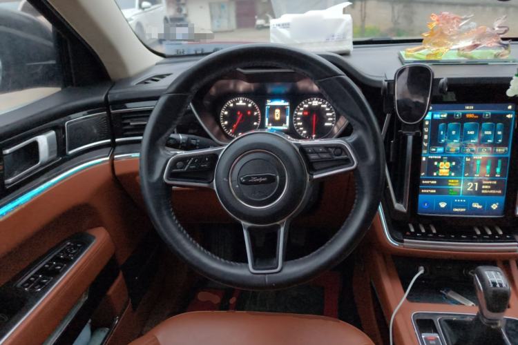 Used Zotye T700 2017 1.8T Manual Luxury Model
