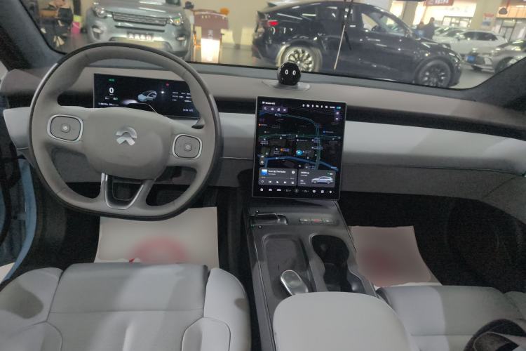 Used Nio ET5T 2023 75 kWh Touring Center Console