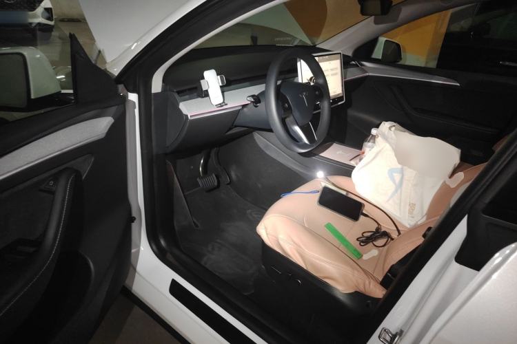 Used Tesla Model Y 2024 Long-Range All-Wheel-Drive Version Driver Seat