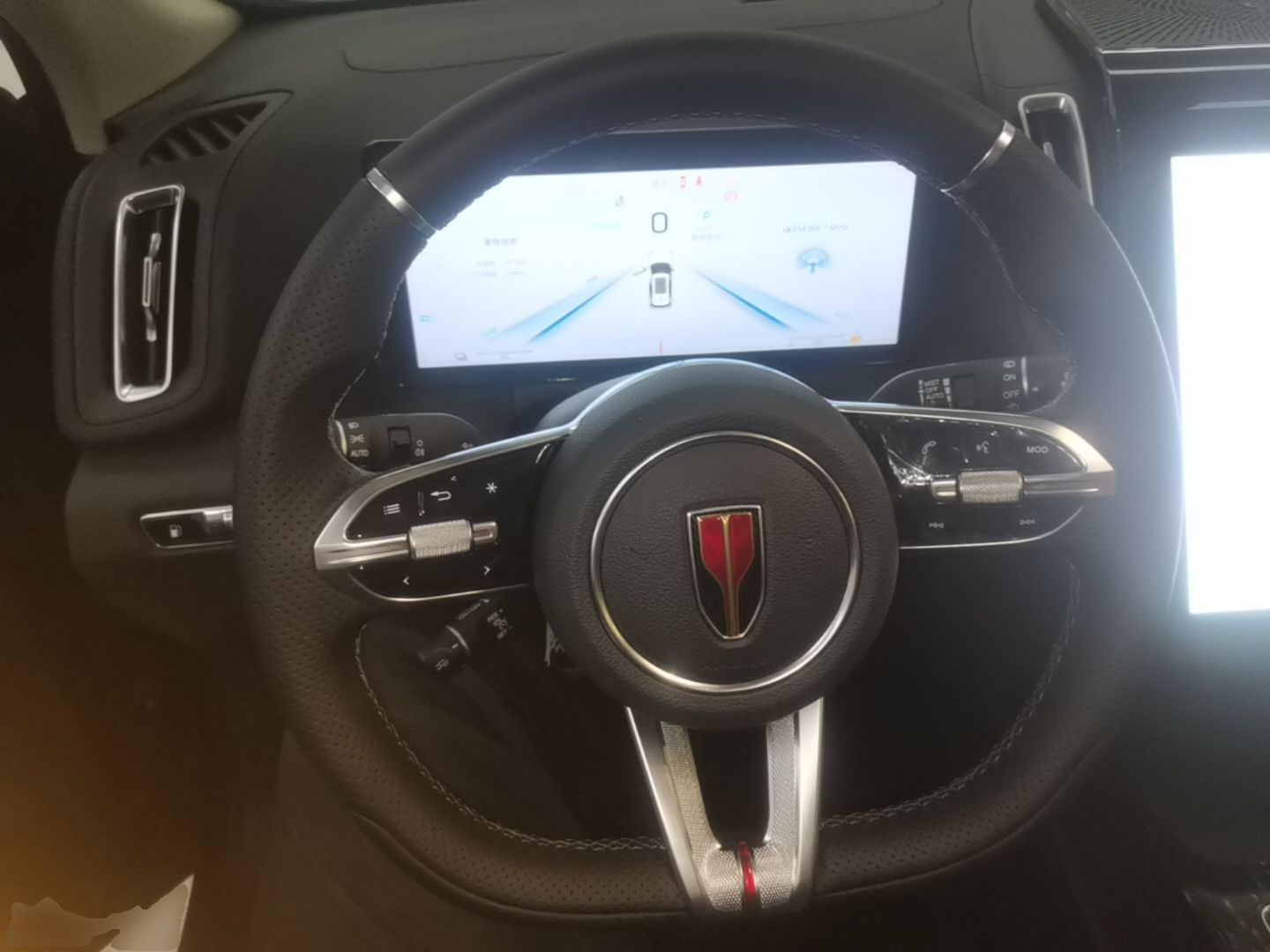 Hongqi HS3 PHEV 2025 Model 125km Jingwei PLUS 2 Millionth Anniversary Edition — снимка 13