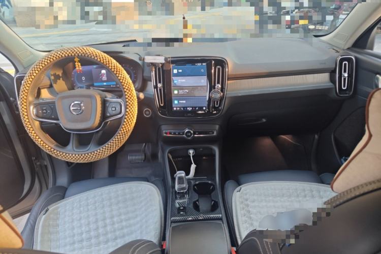 Used Volvo XC40 2023 B4 4x4 Smart Luxury Edition
