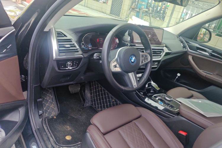 Used BMW iX3 2022 Updated Leading Version Center Console