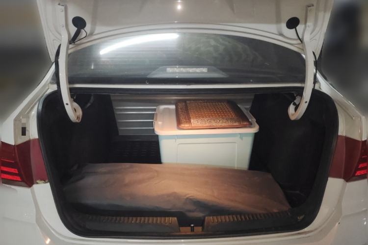 Used Volkswagen Santana 2016 1.6L Manual Comfort Edition
