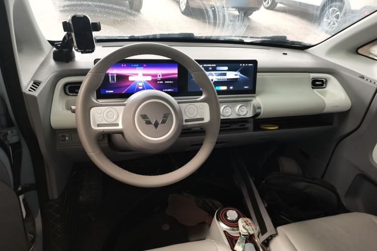 Used Wuling Air ev 2023 - Four Seats - Advanced Edition Center Console