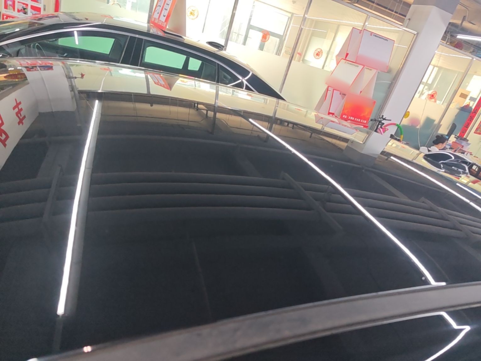 Hongqi E-QM5 2023 Revised Version Basic Travel Edition — снимка 7