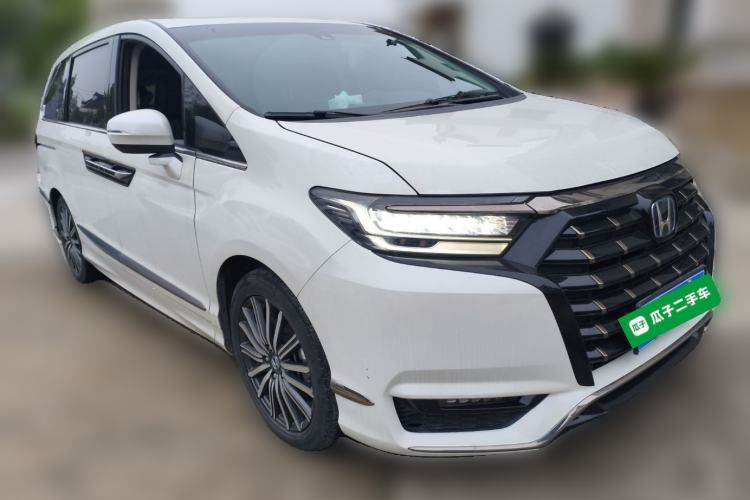 Used Honda Elysion 2022 2.0L eHEV Luxury First Edition Front Right 45 Deg