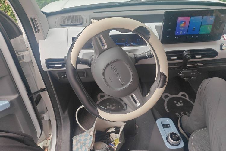 Used Geely Auto Panda 2024 Facelifted Panda Mini 200km Dragon Edition
