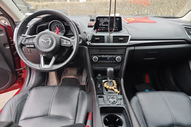 Used Mazda 3 Axela 2017 Sedan 2.0L Automatic Flagship Model China V Standard Center Console