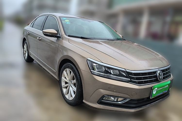 Used Volkswagen Passat 2017 330TSI DSG Luxury Edition Front Right 45 Deg