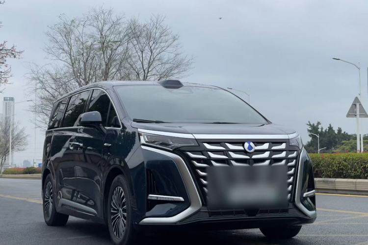 Used Denza D9 2025 DM-i Smart Drive 1020 Four-Wheel Drive Deluxe Model