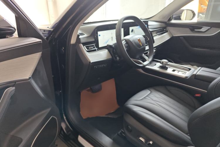 Used Hongqi HS5 2025 2.0T Two-Wheel Drive 600 000-Vehicle Commemorative Edition Driver Seat