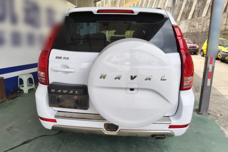 Used Haval H9 2015 2.0T Four-Wheel Drive Luxury 7-Seater Rear