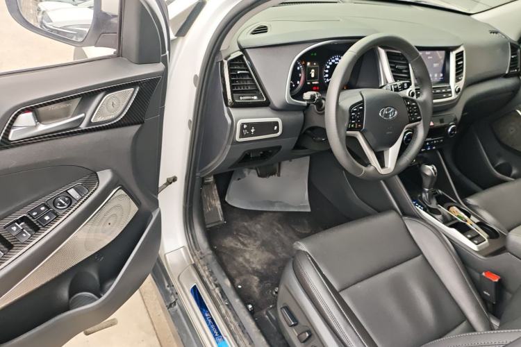 Used Hyundai Tucson 2018 1.6T Dual-Clutch Two-Wheel Drive 15th Anniversary Special Edition Driver Seat