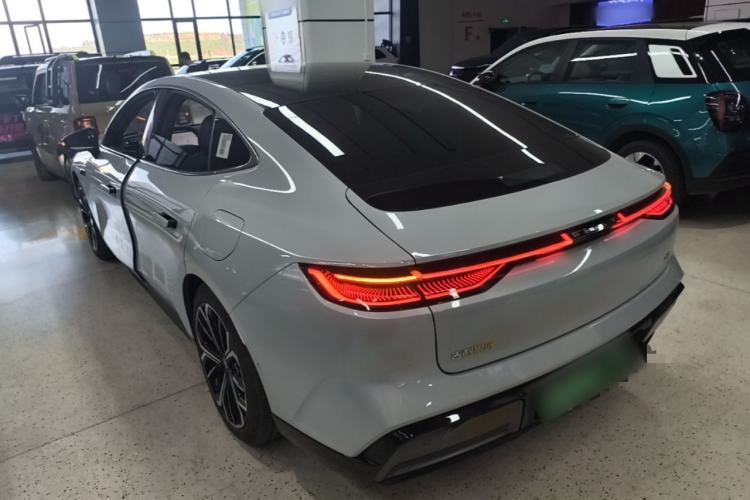Used Geely Galaxy E8 2025 700 km Long-Range Intelligent Driving Version
