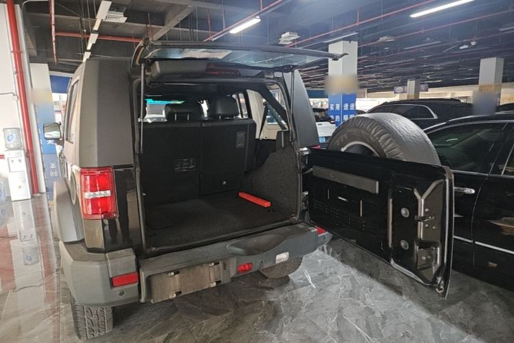 Used BAIC Off-Road BJ40 2016 40L 2.3T Automatic All-Wheel Drive Premium Edition Trunk