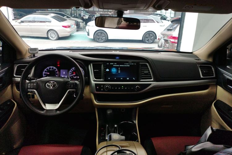 Used Toyota Highlander 2021 2.0T Two-Wheel Drive Elite Version 7-Seater
