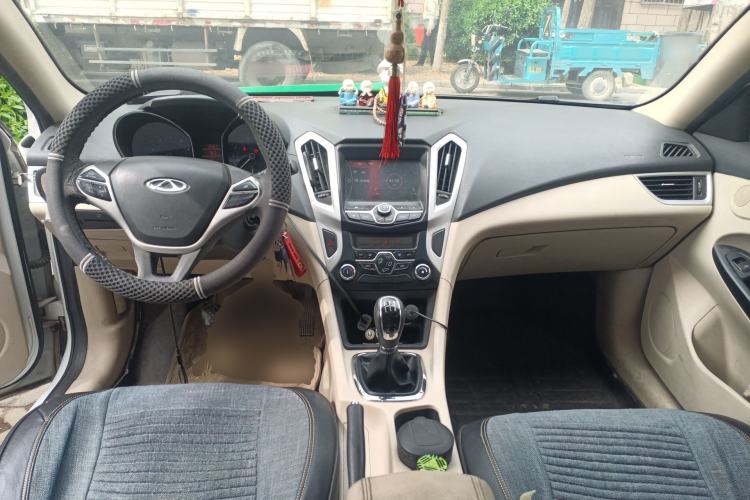Used Chery Arrizo 7 2015 1.6L Manual ZhiShang Edition Center Console