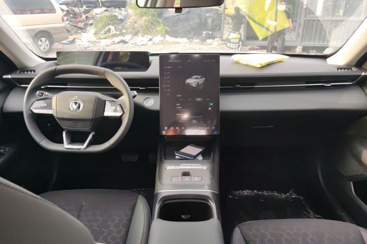 Used CHANGAN Eado PHEV 2025 Smart New Blue Whale 145KM High-Energy Edition
