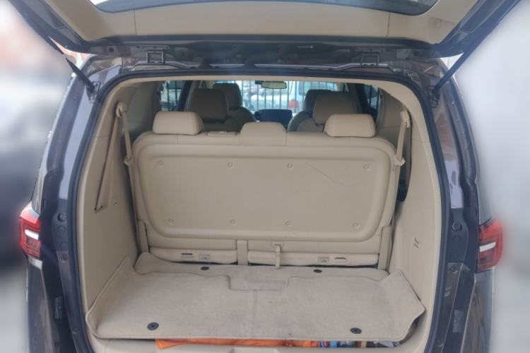 Used Buick GL8 2023 Facelifted Land Cruiser Executive Luxury Version