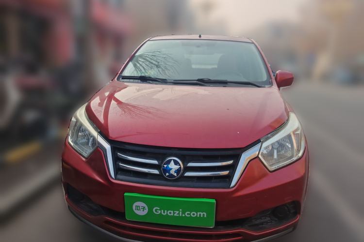 Used Venucia R50 2015 1.6L Manual Fashion Edition
