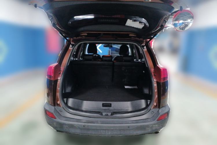 Used Toyota RAV4 2015 2.0L CVT Two-Wheel Drive Fashion Edition